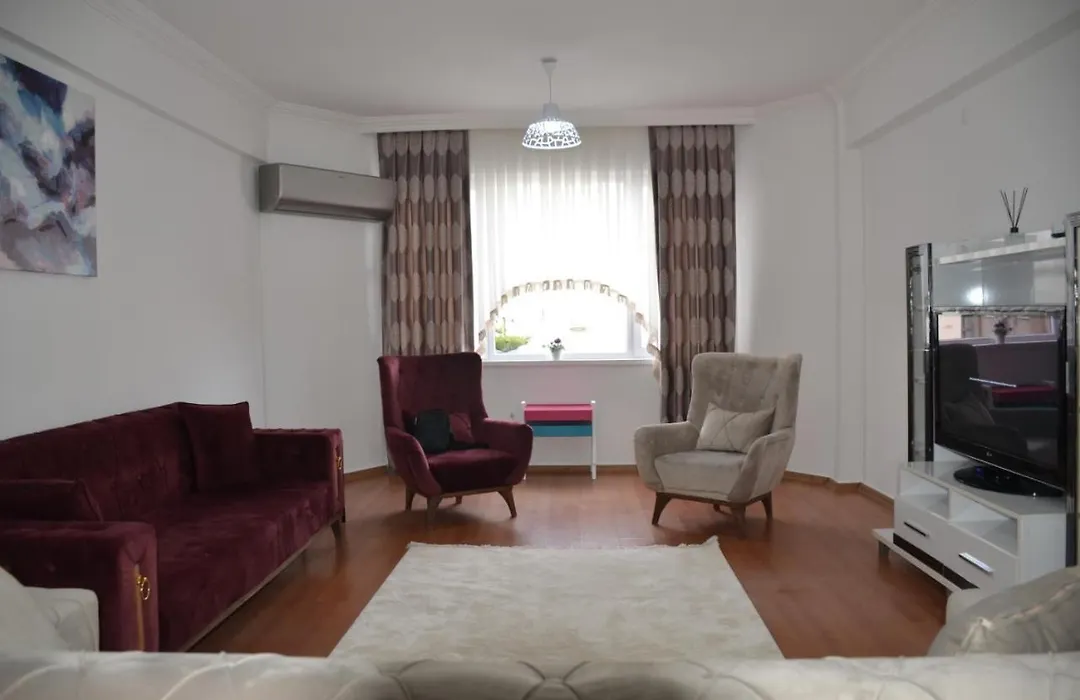 Appartement Cosy Et Tout Equipe Au Coeur D'Antalya-1