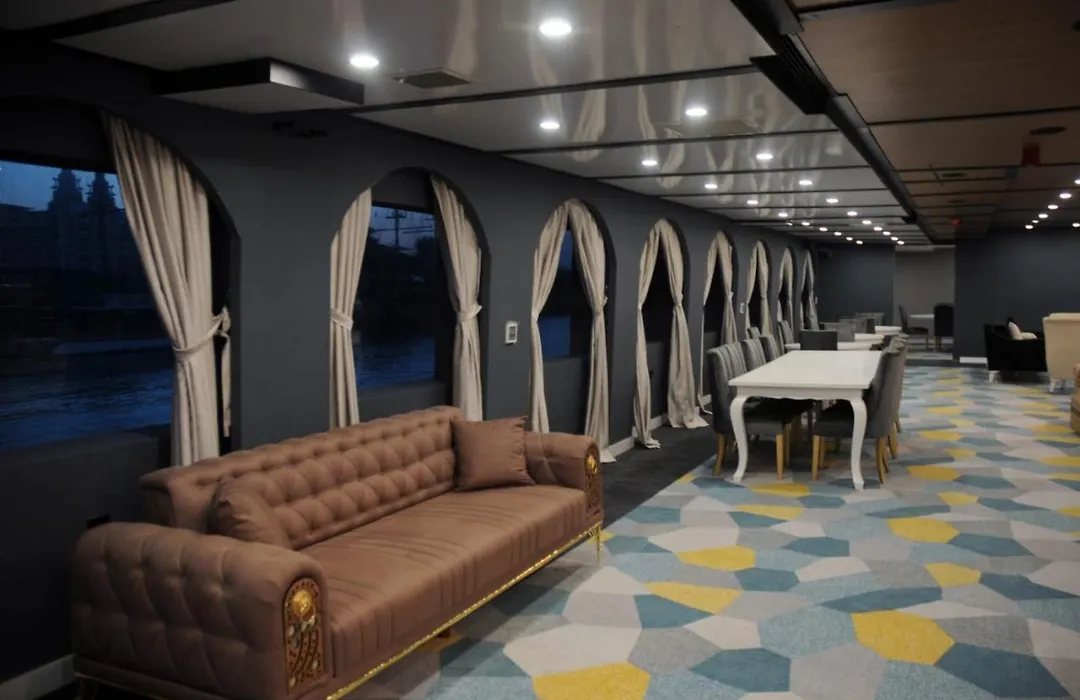 Limitless Yacht Hotel-1