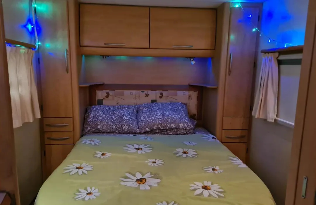 Caravan Hotel Region-1