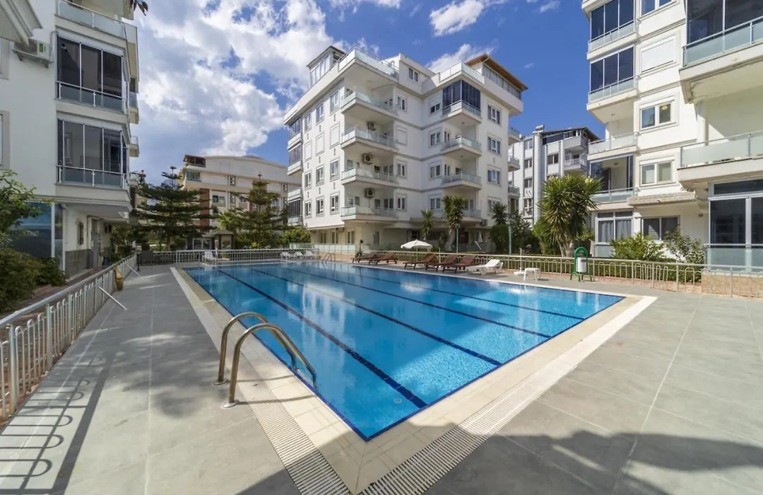 Delightful Flat With Shared Pool In Konyaalti-1