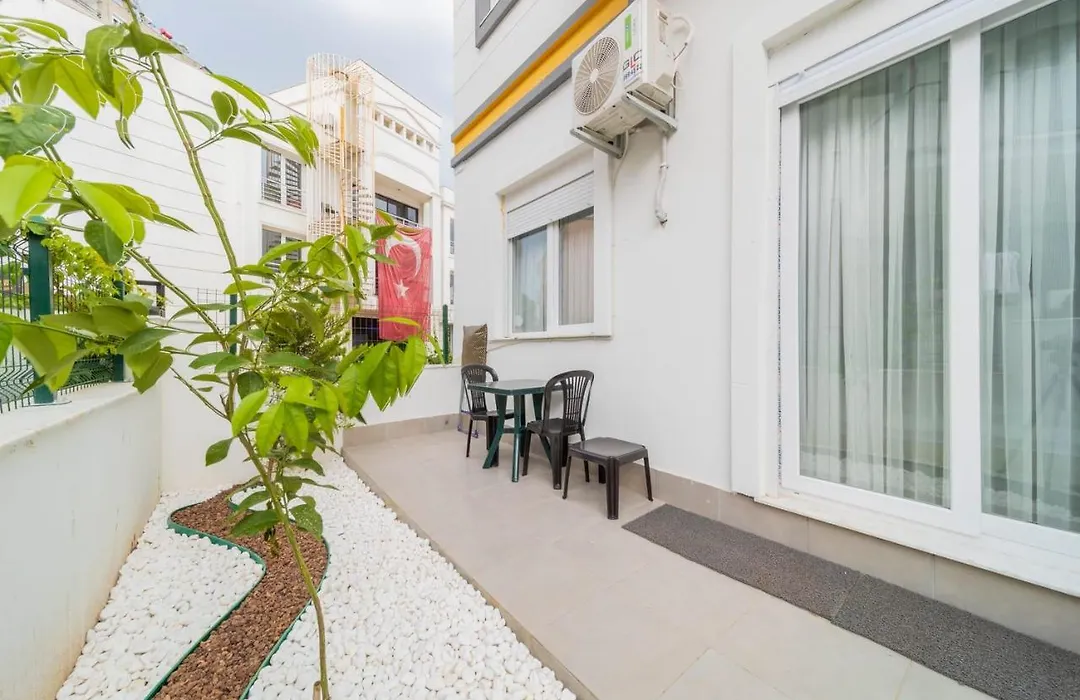 Charming And Central Flat Near Beach In Muratpasa-1