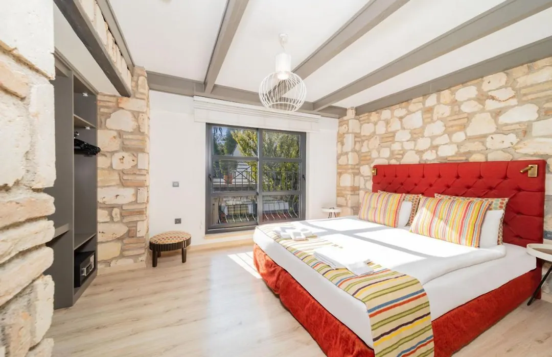 Peaceful Flat Near Hadrians Gate-1