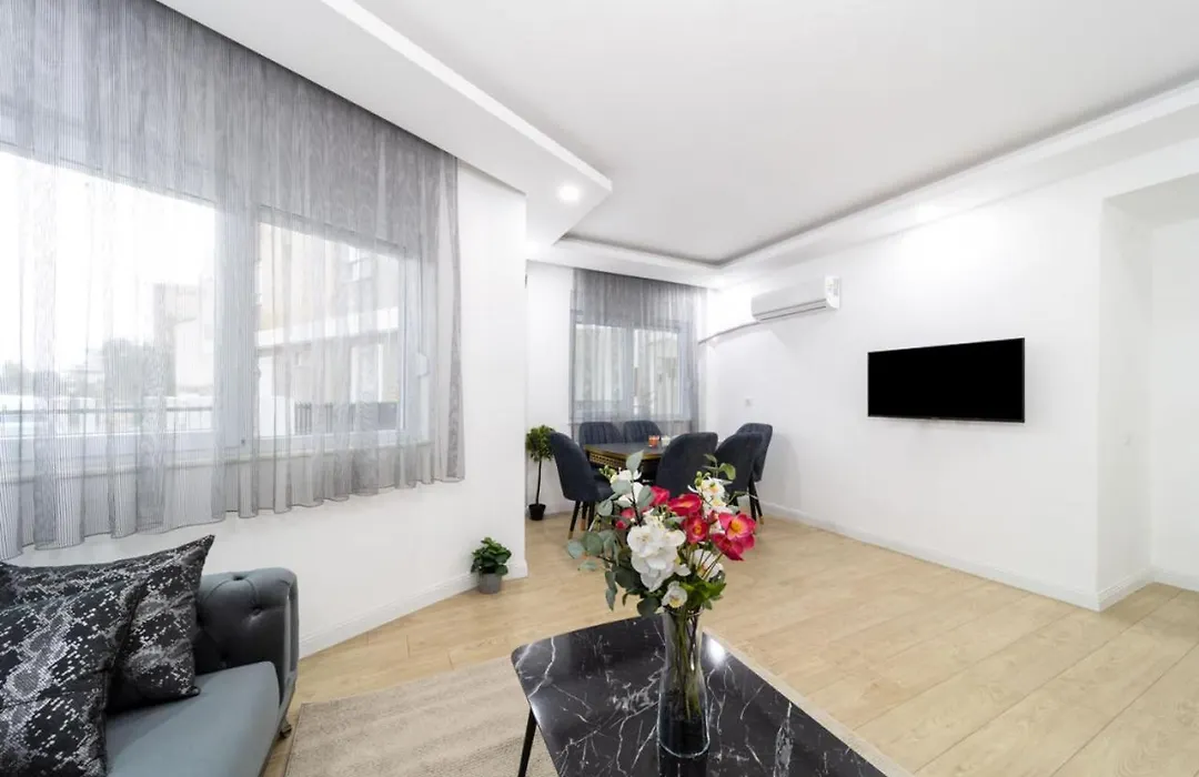 Central Flat Near Popular Attractions In Muratpasa-1