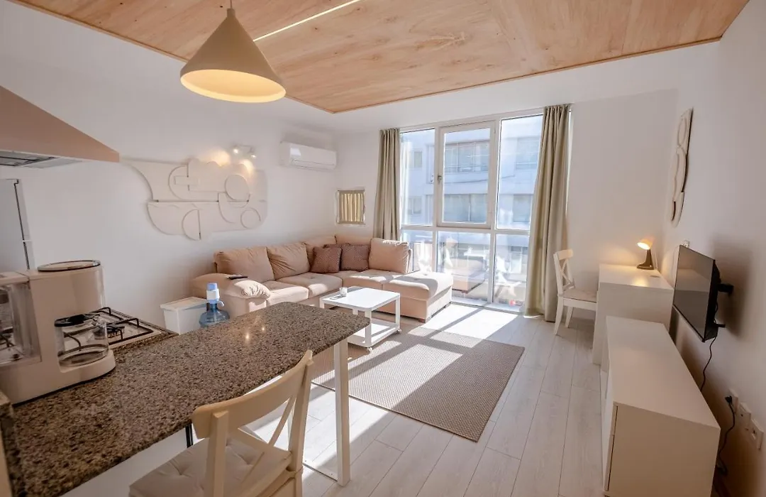 Cozy Japandi- Central & Minimal-1