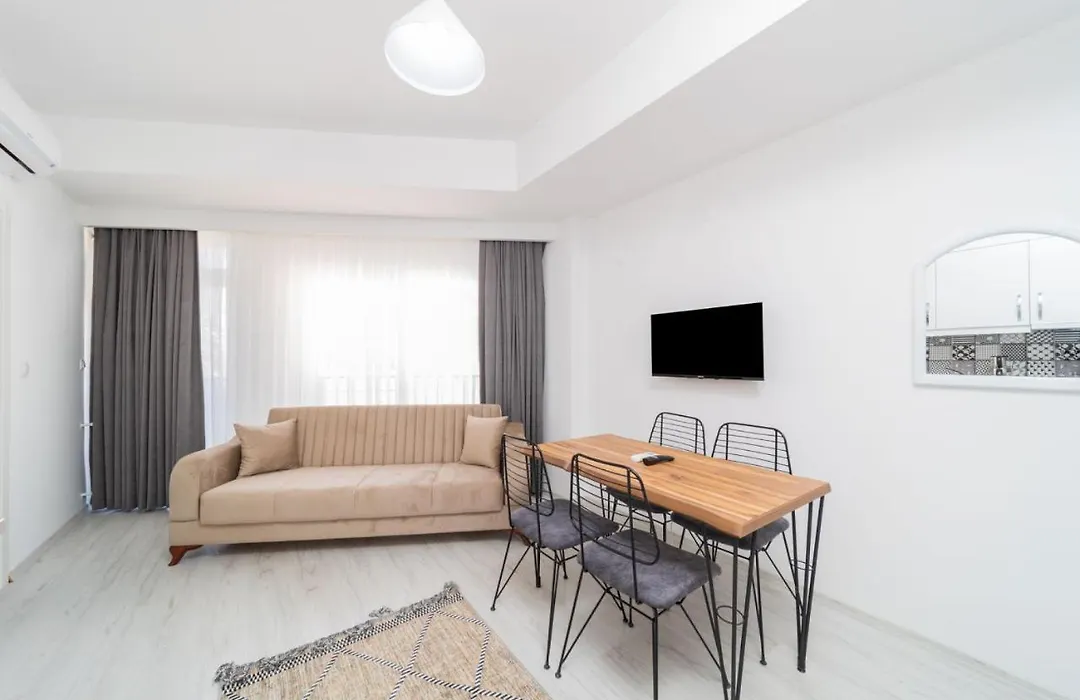 Modern And Comfortable Apartment In Muratpasa-1