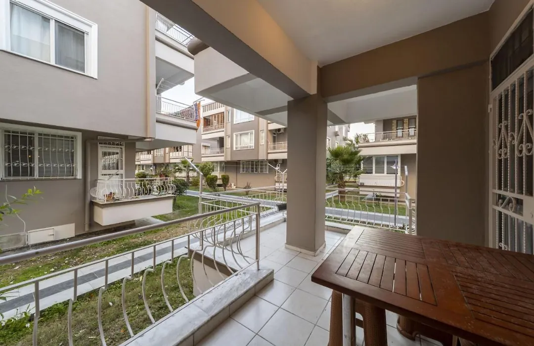 Vibrant Flat With Lovely Balcony In Muratpasa-1