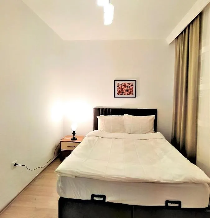 Apartment Near Hadrian Gate In Muratpasa-1