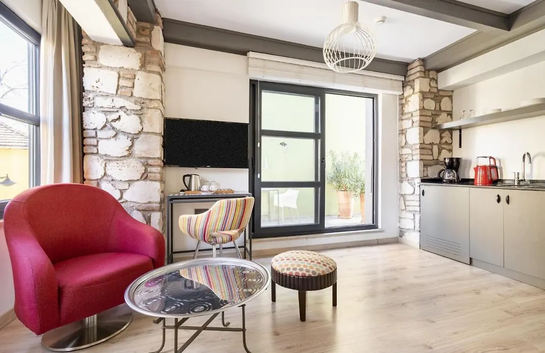 Cozy Studio Flat Near Hadrians Gate-1