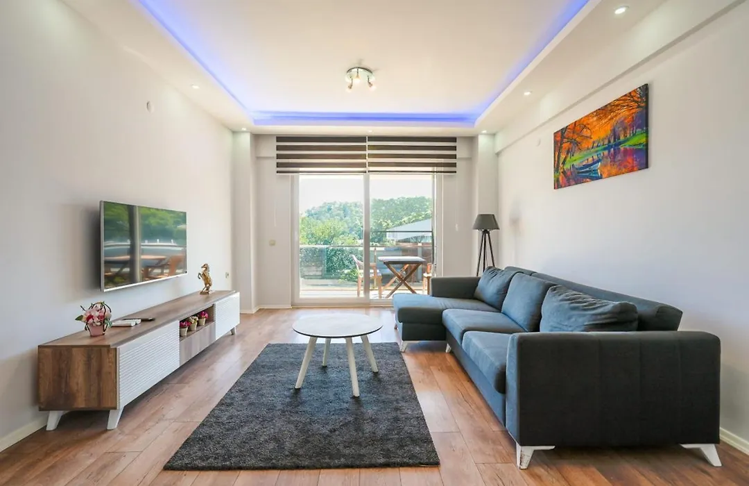 Modern Flat Near Public Transportation In Kemer-1