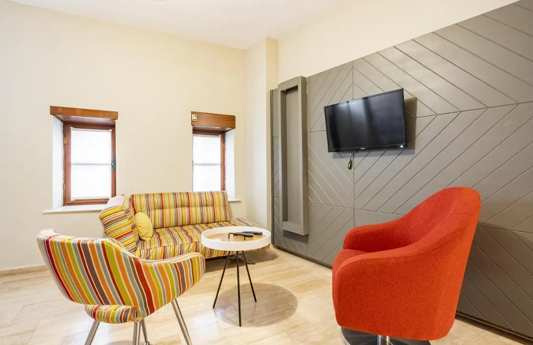 Mesmerizing Flat Near Hadrians Gate-1
