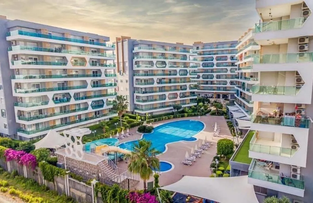 Emerald Park Lux-1