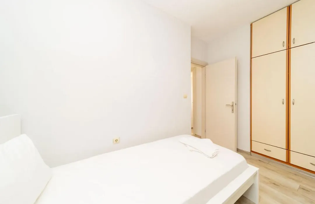 Refreshing Flat Within Walking Distance To Konyaalti Beach With Sea View In Antalya-1