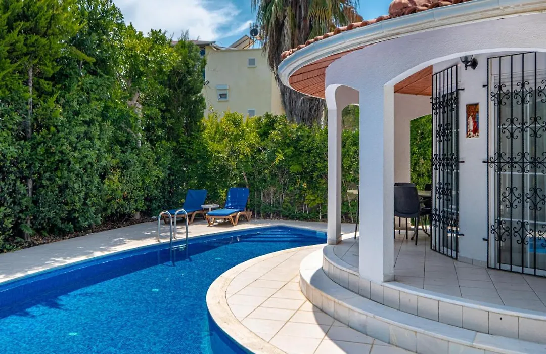 Fancy And Comfy Villa With Private Pool In Belek-1