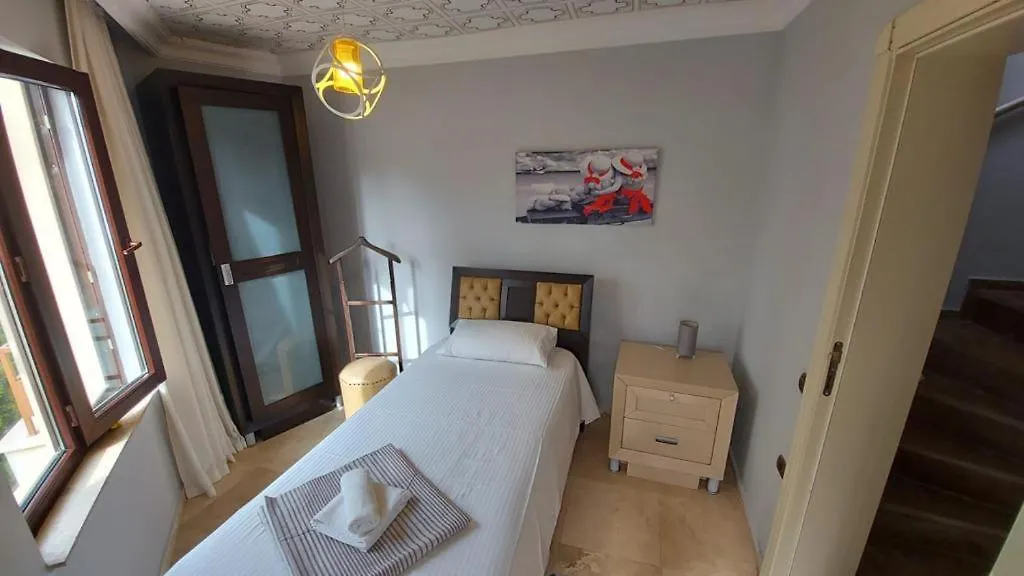 3 Katli Guezel Bahceli Townhouse-1