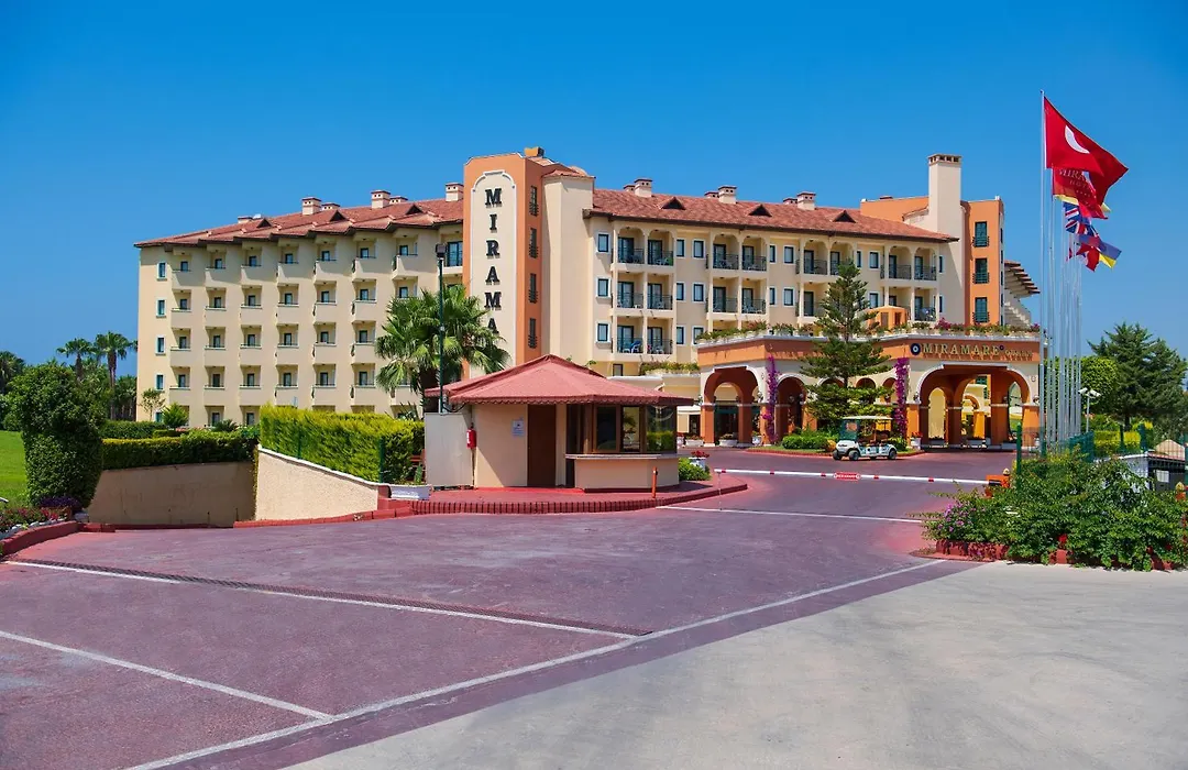 Miramare Queen Hotel-1
