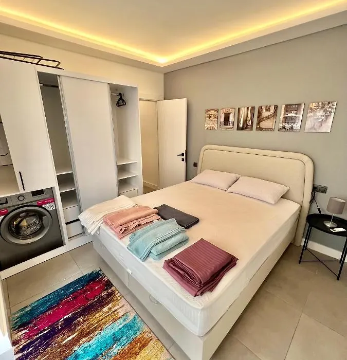 Antalya Lara Boelgesinde Lueks Evimiz-1