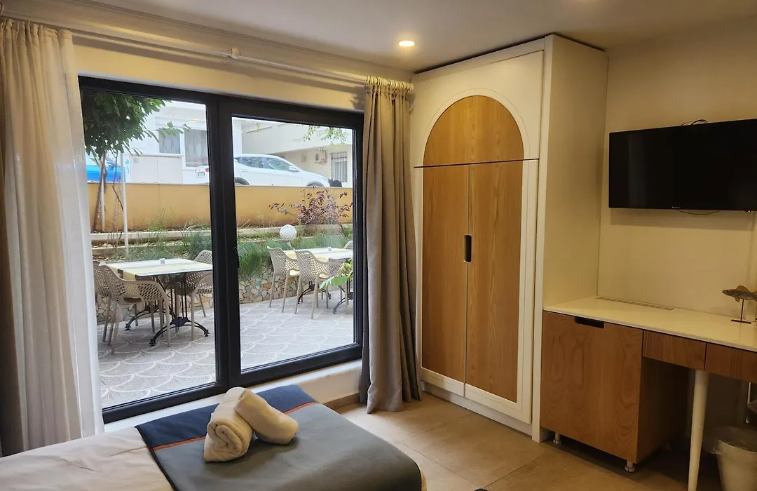 Park Hotel Rooms & Apart-1