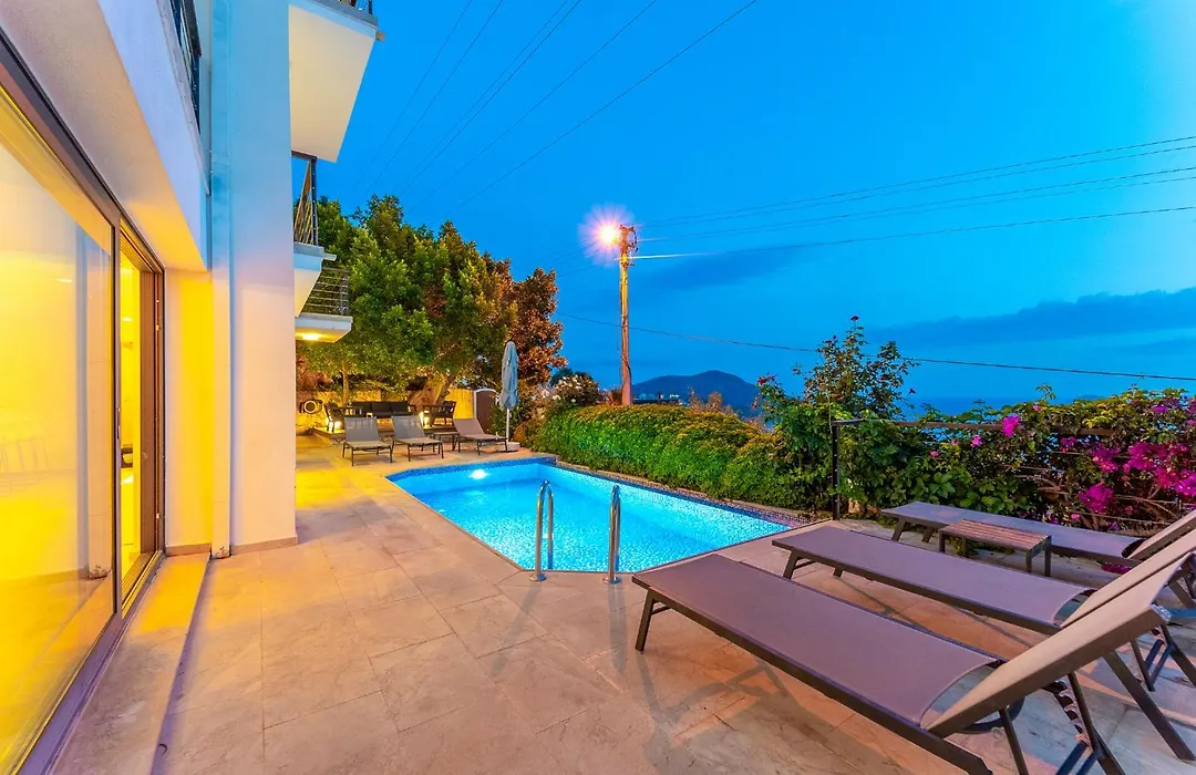 Luxus Villa Skyla Mit 5 Schlafzimmern & Meer-Blick-1