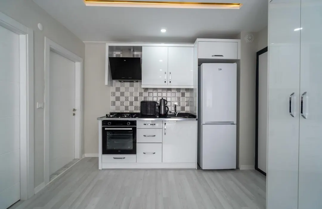 Apartment With Balcony Close To Beach In Muratpasa-1