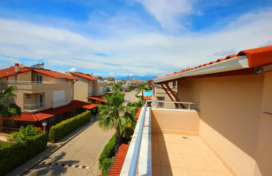 Paradise Town Villa Lucky-1