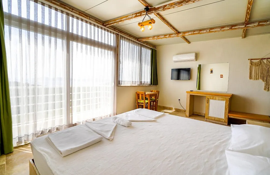 Mojo Sunset Boutique Hotel-1
