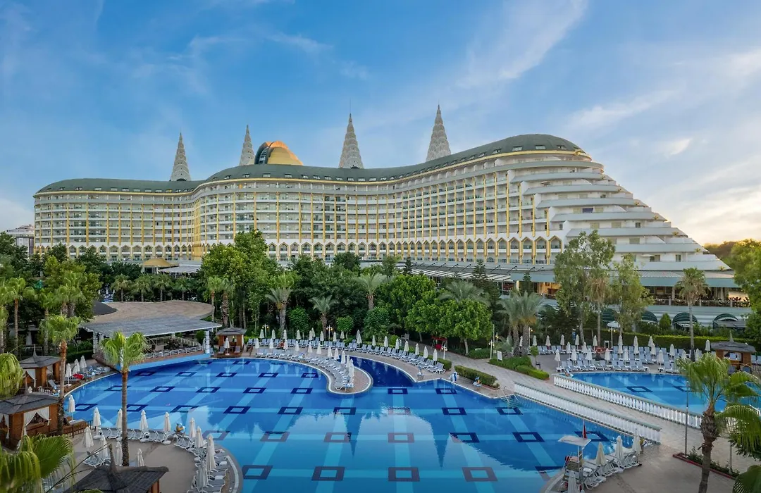 Delphin Imperial Lara-1