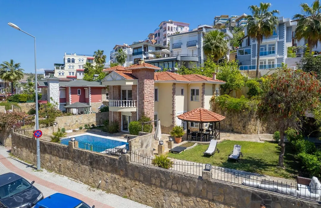 Dreamhome-1