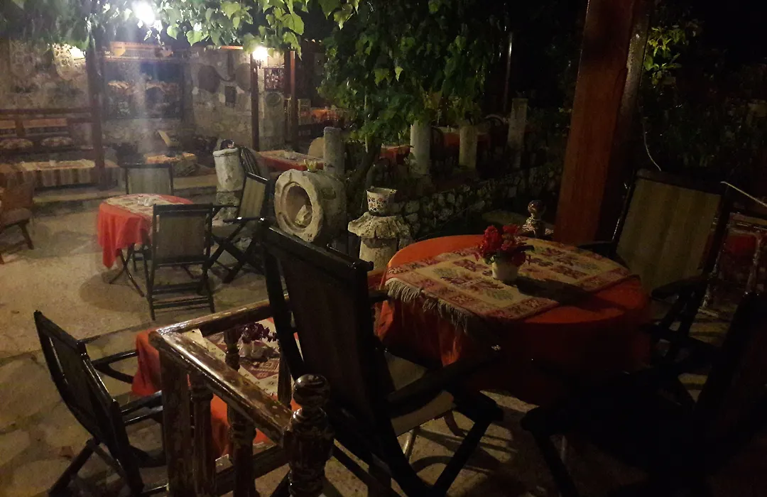 Antonios Motel-1