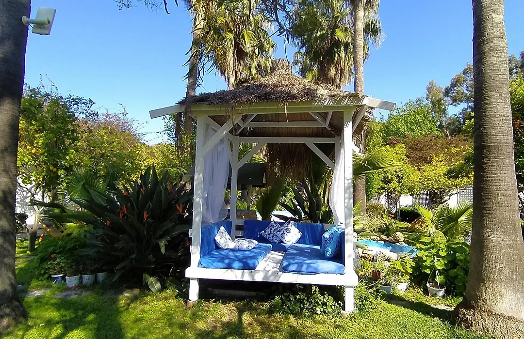 Blue & White Hotel-1