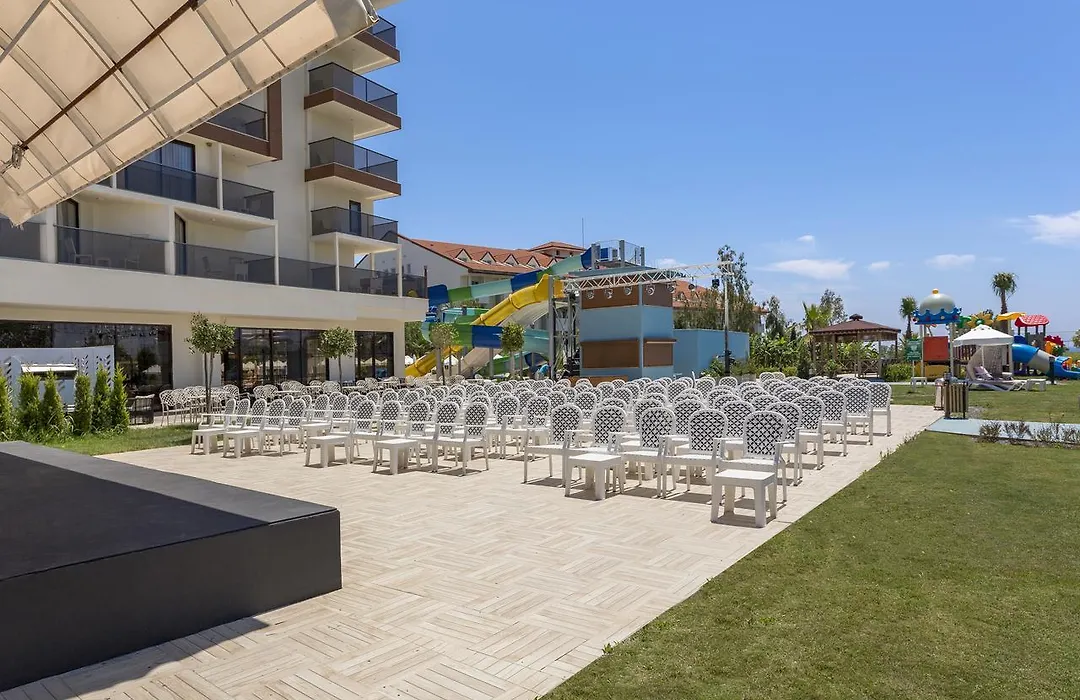 Glamour Resort & Spa-1