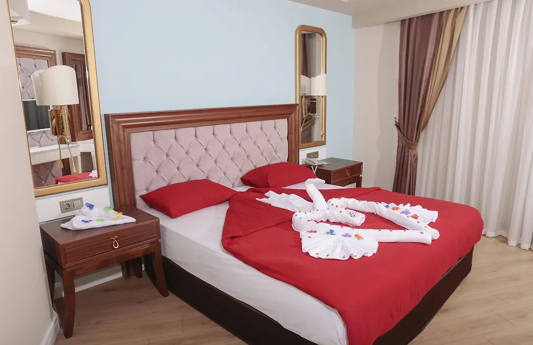 J'Adore Deluxe Hotel & Spa-1