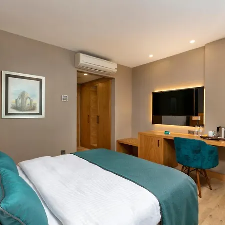 Pukka Hotel-3