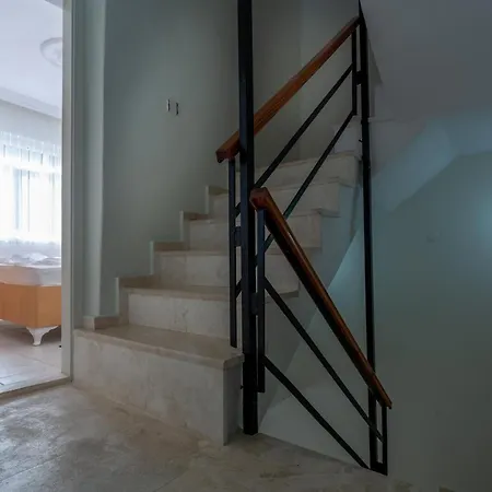 Villa Fadi Family Home-3