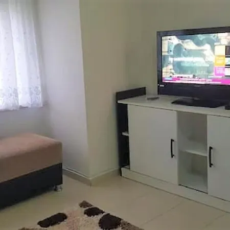 Enjoy A Peaceful Central Location Close To Everything, Truly Home From Home-2