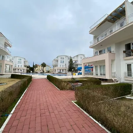 Lovely 3 Bedrooms Luxury Apt With Pool And Gym-3