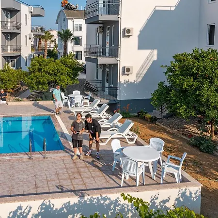 Assos Apart: Havuzlu Sitede Tamami Sizin 2 Oda 1 Salon Daire-2