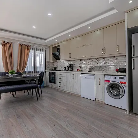 Cozy 2 Bedroom Apartment-3