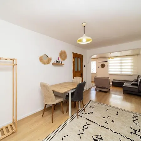 Central Flat With Balcony And Terrace In Muratpasa-3