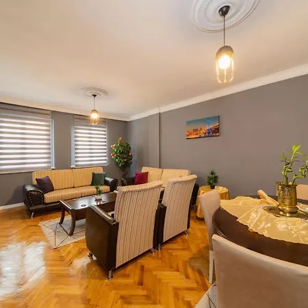 Central Flat Close To The Beach In Muratpasa-2