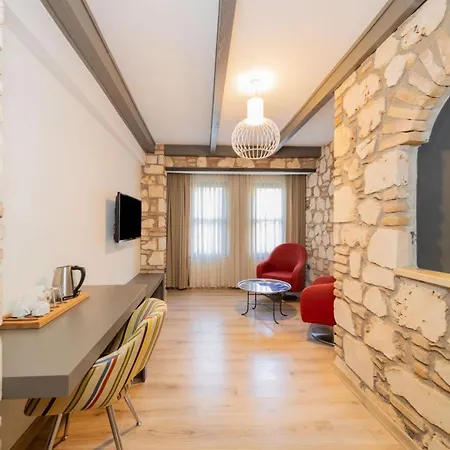Peaceful Flat Near Hadrians Gate-2