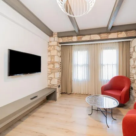 Peaceful Flat Near Hadrians Gate-3