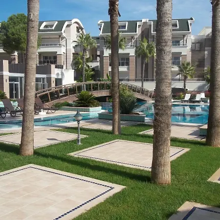 Outstanding 3 Bed Duplex In Popular Gated Community-2