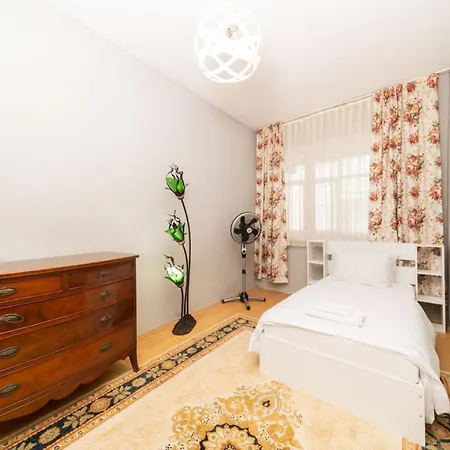 Appartamento Colorful Flat Close To The Coast In Muratpasa-3