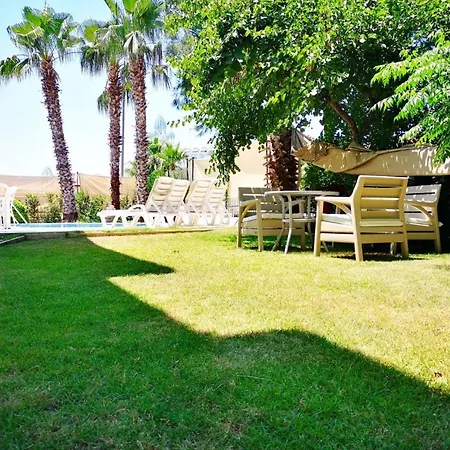 Exceptional Villa With Private Pool In Antalya-3