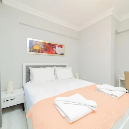 Vibrant Flat With Lovely Balcony In Muratpasa-2