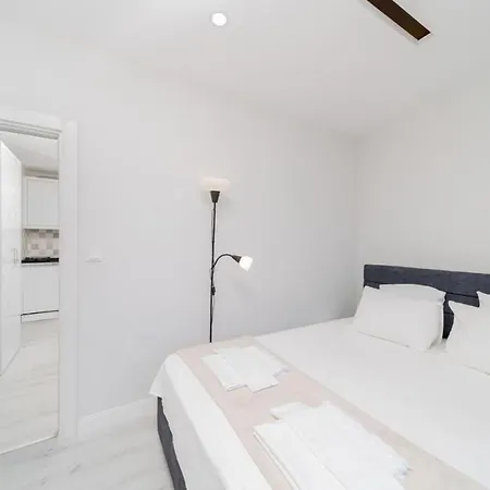 Comfy Home With Balcony View In Muratpasa-3