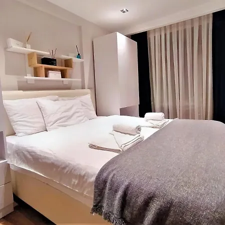 Sleek Residence Flat In Muratpasa With Shared Pool-2
