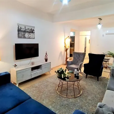 Apartment Near Hadrian Gate In Muratpasa-3