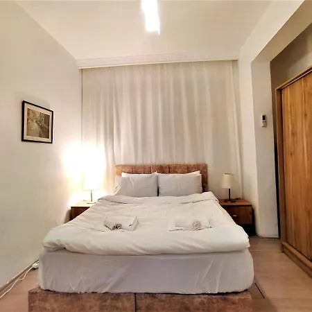 Apartment Near Hadrian Gate In Muratpasa-2
