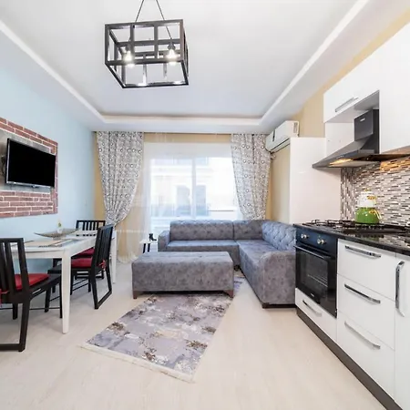 Business-Friendly Flat Close To Beach In Konyaalti-2